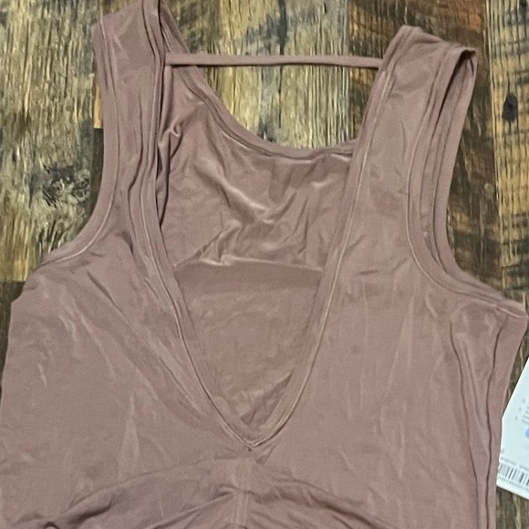 NWT Lululemon Nulu Deep Stretch Tank - Picture 8 of 12